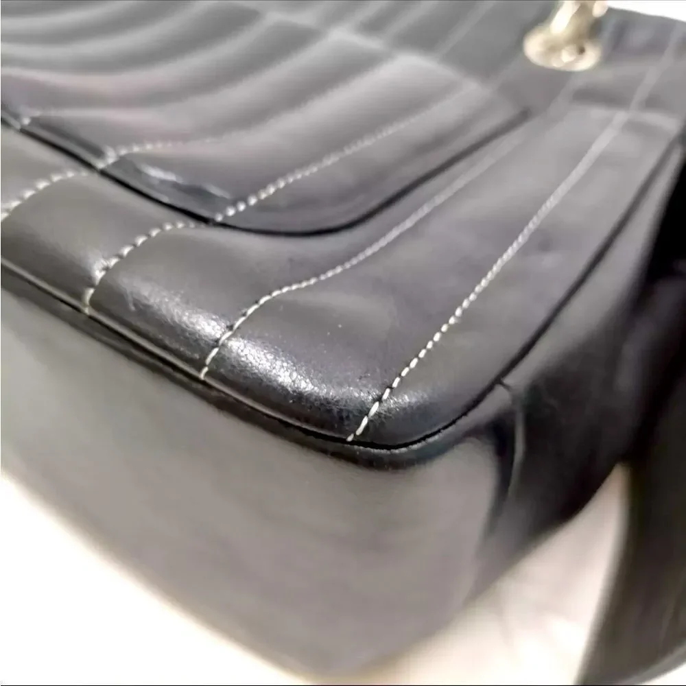 Chanel Vtg Black Vertical Quilted Leather Mademoiselle Ligne Camera Shoulder Bag